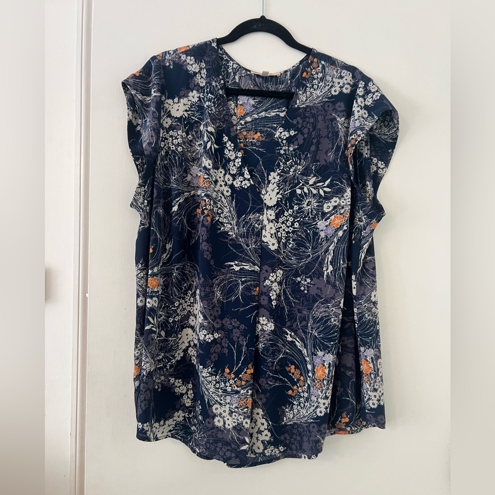 Serein brand Floral Navy Women's Blouse size 3X (M122)